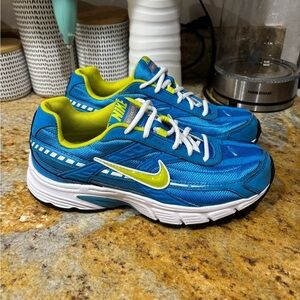 Nike Initiator size 8